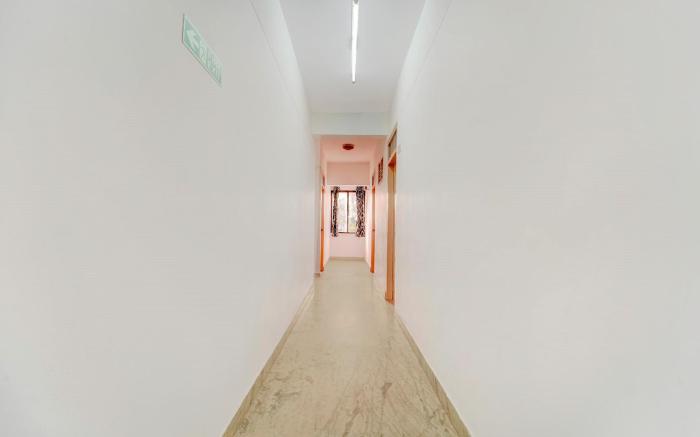 Super Collection O Chalai Bazaar Near Railway Station formerly Galaxy Inn