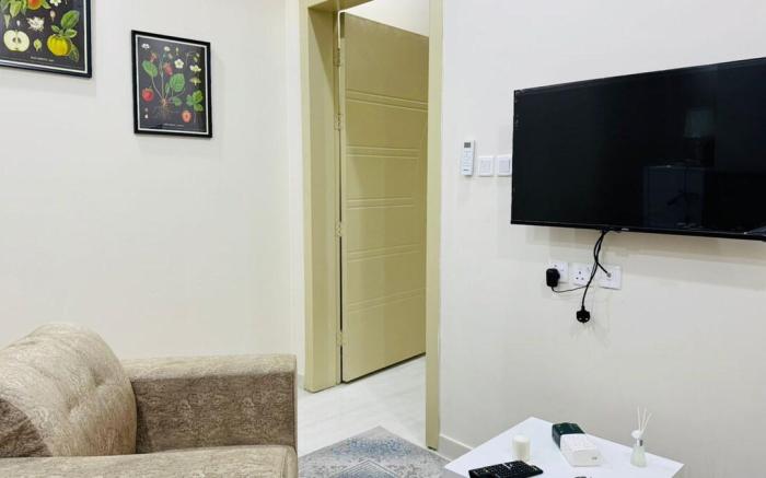 IS 6 New apartment gold style