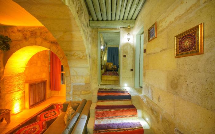 Takaev Cave House