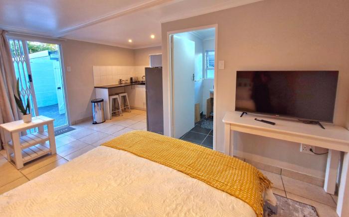 Ivy Place Studio Apartment