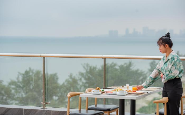BILLIONS HOTEL