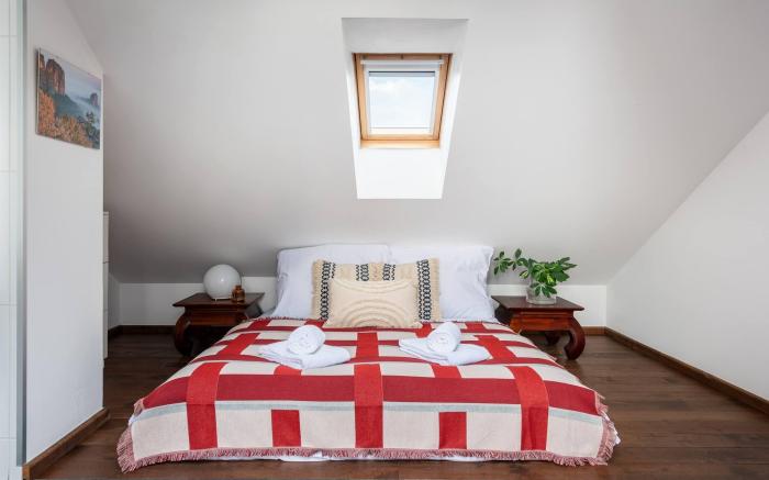 Charming Prague Apartment in Vrovice with Roof Terrace