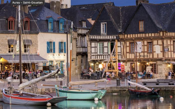 COUP de COEUR - Trs beau 2P avec grande Terrasse sur le PORT de ST Goustan