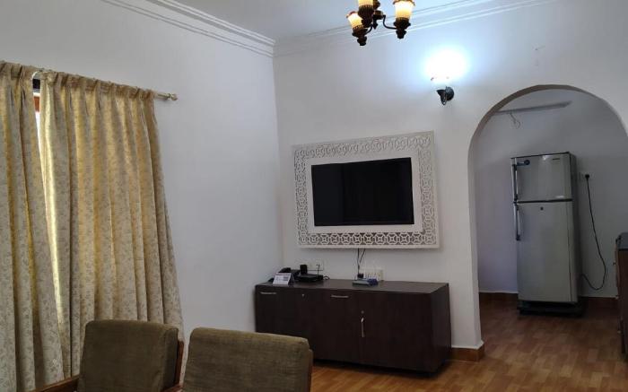 RoomzAway1603:Pool,Kitchen,Wi-Fi, Senior-Friendly