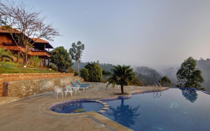 Contour Island resort and spa