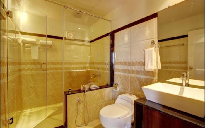 Contour Island resort and spa