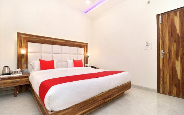 OYO 22115 Hotel D Plaza
