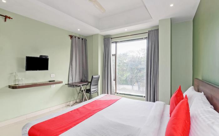 OYO Townhouse 152 Sarat Colony