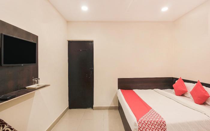 Hotel O Vasundhara Guest House Near Tankbund