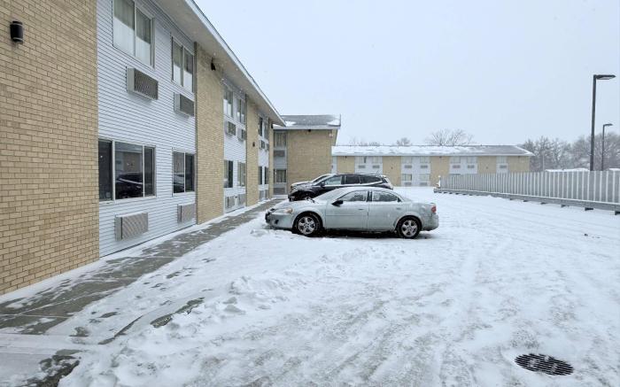 Bison Inn & Suites University Dr