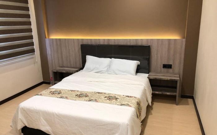 BB HOMESTAY (shoplot)