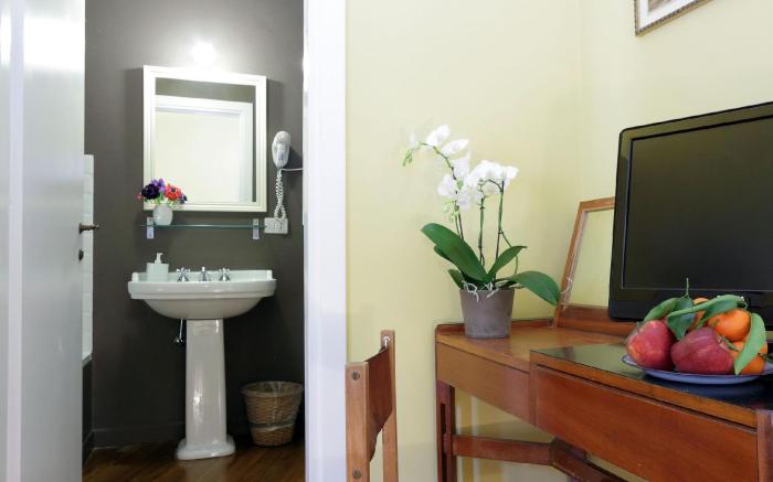 Mecenate Rooms at the Colosseum Bed & Breakfast