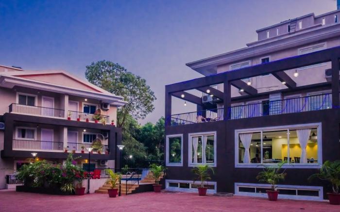 Holiday home with pool