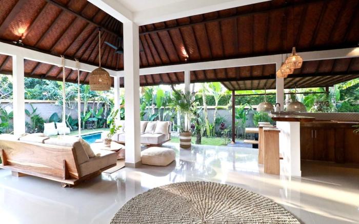 Amazing villa Seminyak, huge garden Seminyaksquare