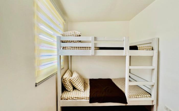 JOELY’s Rest and Stay 1 WIFI TV NTFLX & 2 AC rooms