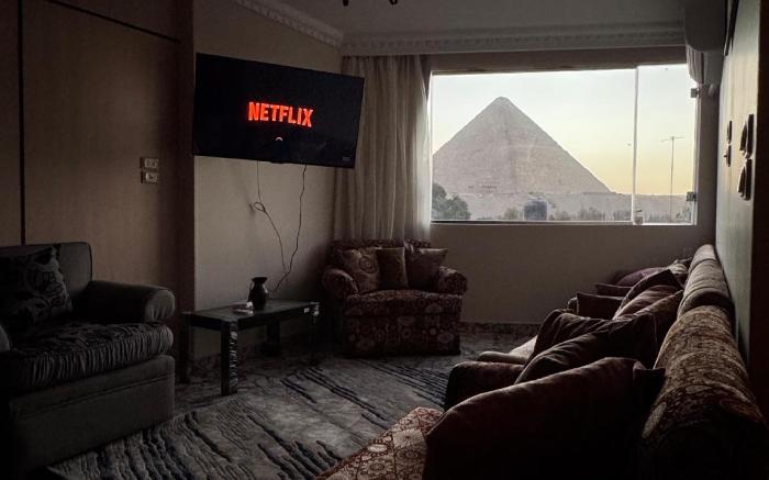 King Cheops pyramids view apartment 