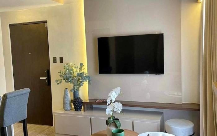 Spacious 1 BR near IT park w/ balcony +  view