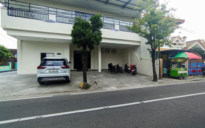 De Corner 2 Madiun RedPartner