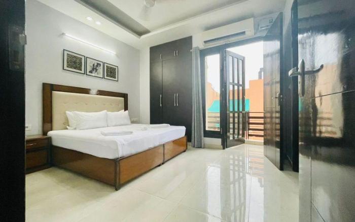 BluO Modern 1BHK - DLF Galleria