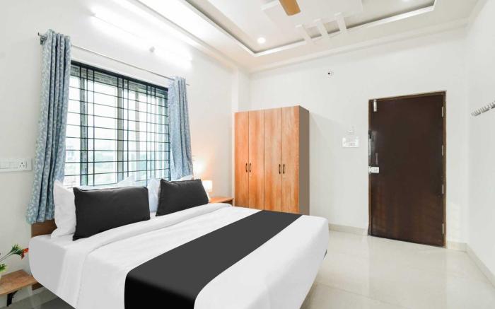 Super Townhouse Kokapet Near GAR