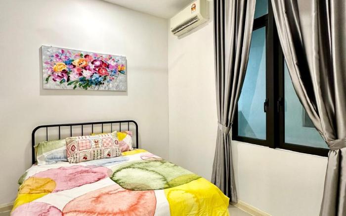 Rare D’Pristine 4 bedroom condo
