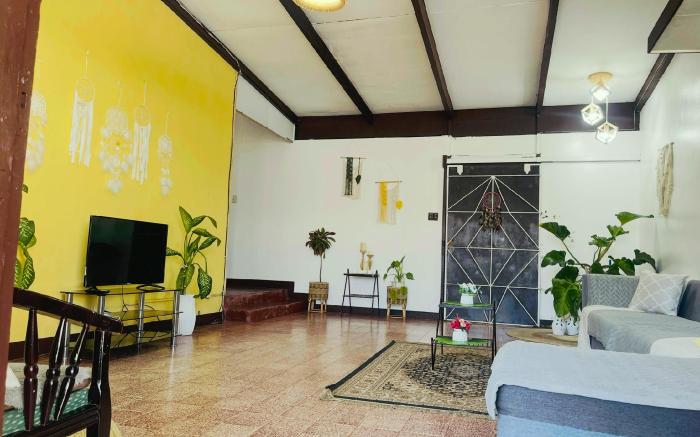 Durrani Cozyhouse 5 mins walk from the beach