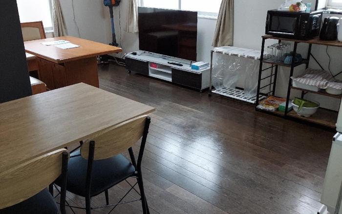 青森駅まで車で10分！繁華街まで徒歩20分！閑静な住宅街でシンプルステイ！ （1号室）