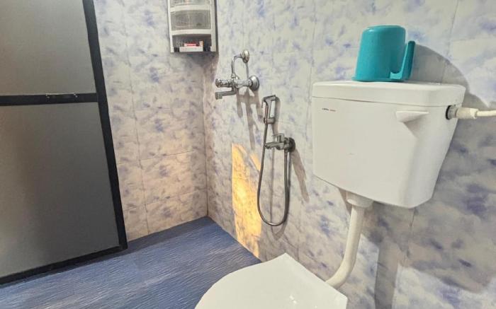 Studio Arambol Escape R-8 by Mukund Sadan Arambol