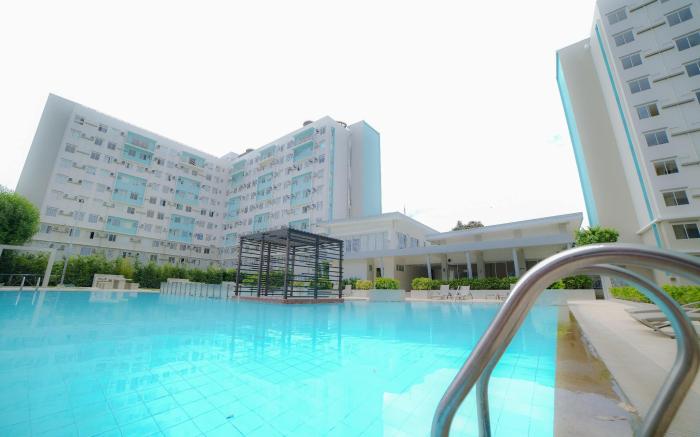 2-BR Condo for 4 in Dumaguete