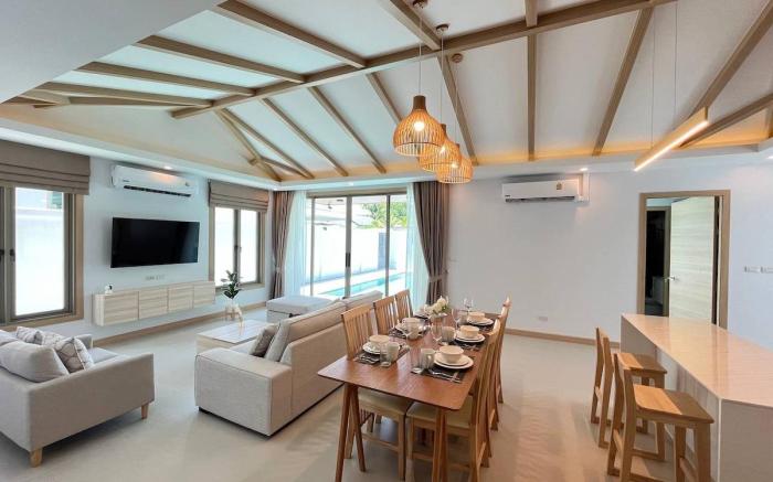 Villa Sienna – 3BR Pool retreat / Workout space