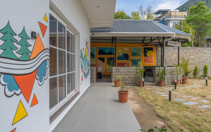 The Social Stays Bir