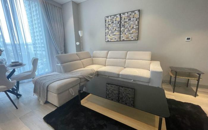 Marina Gem: New& Comfy, Balcony,  10min to Beach!