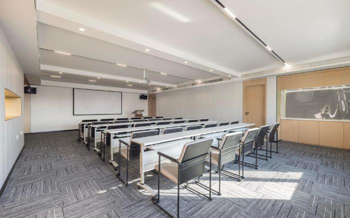 Atour Hotel Qingdao Chengyang MixC Zhengyang Middle Road