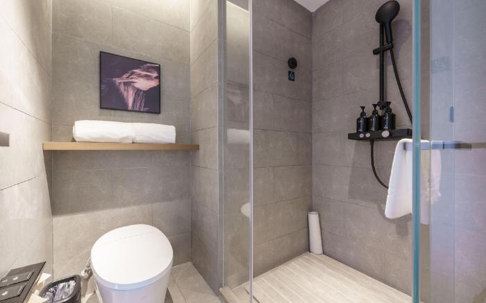 Atour Hotel Qingdao May Fourth Square Maikaile