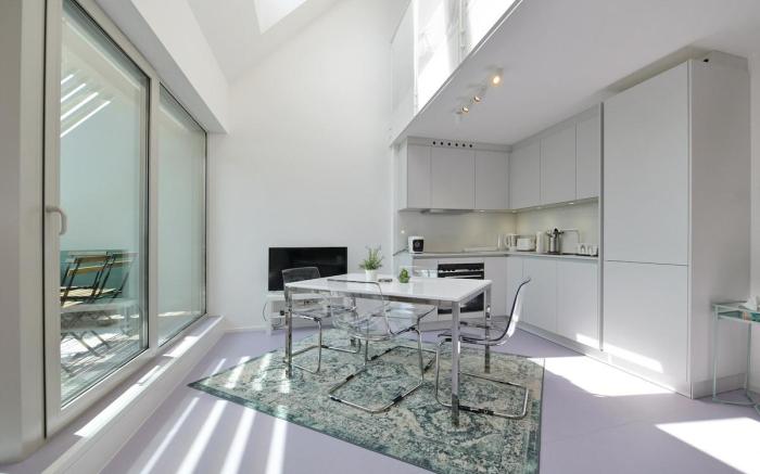 4: Duplex Apartment-Modern Charm in Vienna