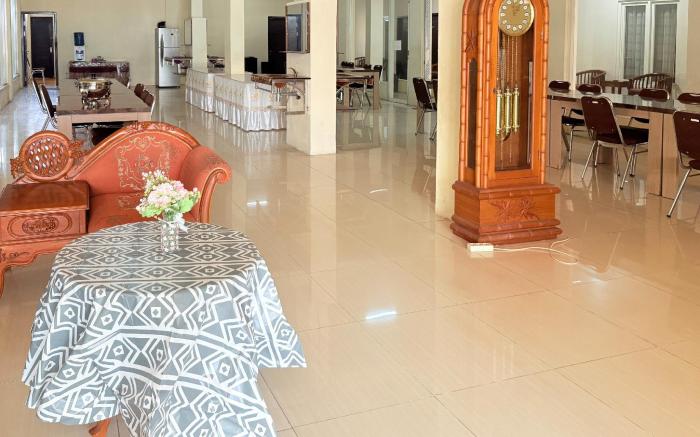 Urbanview Hotel Ling near Jawa Timur Park 2