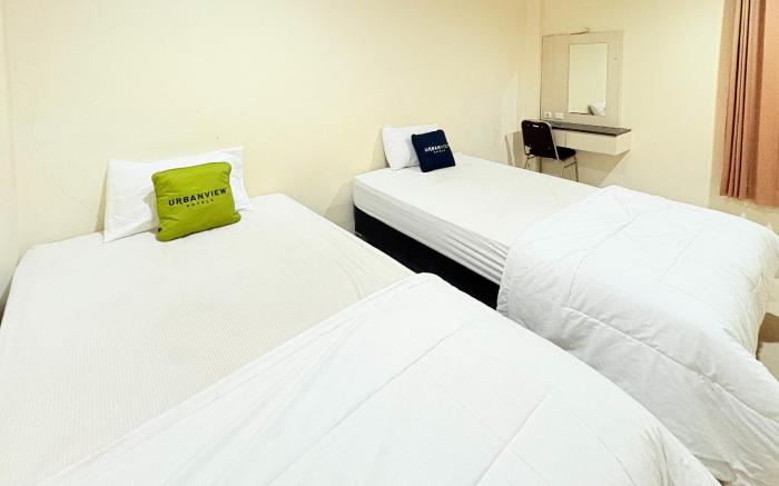 Urbanview Hotel Ling near Jawa Timur Park 2