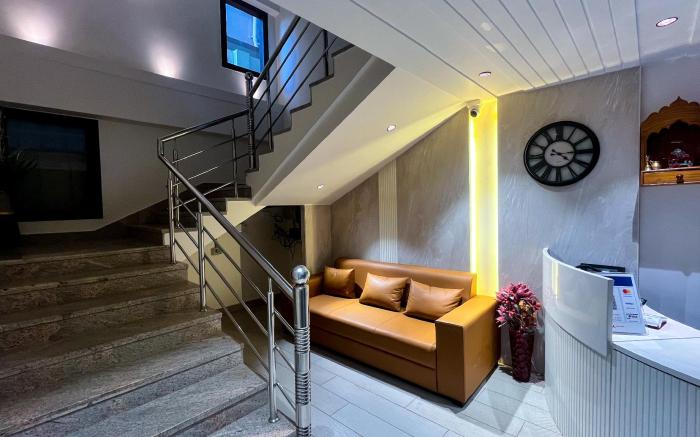 Rainbow Guest House (Pure Veg)