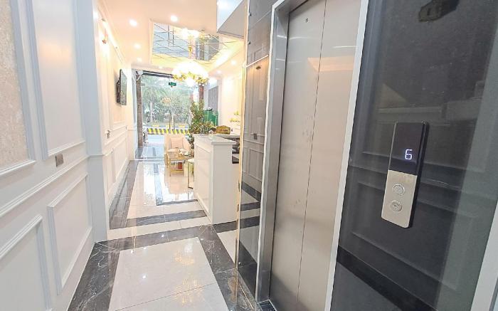 Luxury Airport Hotel
