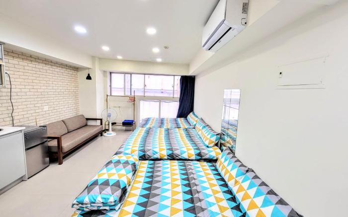 Ximending (Emei 60) elevator, 2 minutes to the MRT