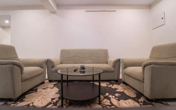 Luxurious 3bhk home stay with ORR view