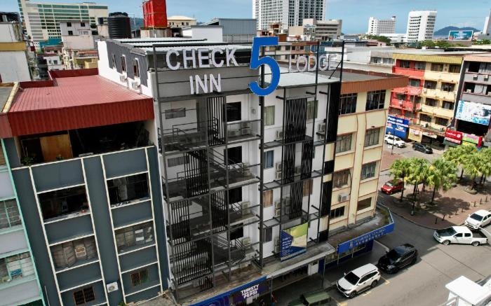Check Inn 5