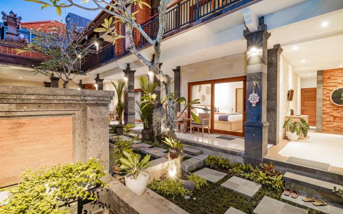 Ayu Sari Guesthouse by Mahaputra