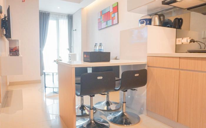 Modern 2BR Apartment Tamansari Iswara By Travelio