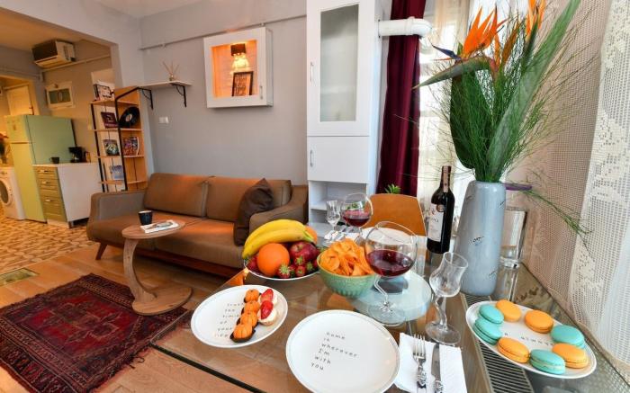 Cozy Heart Of Taksim 2BR ApartmentYour Urban Oasis