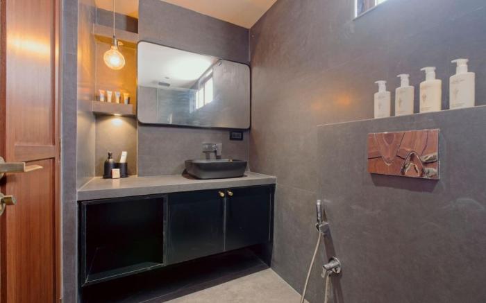 Modern 1BR with Pool, 5min drive to Candolim Beach