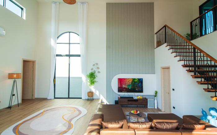 The Woofington Pet Friendly Pool Villa 