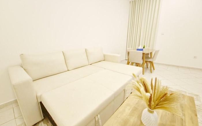 HARF22-101-02 2br apt in AD