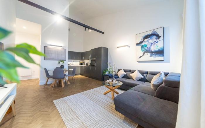 The Essex Loft - Lovely 1 King bed with fast WiFi