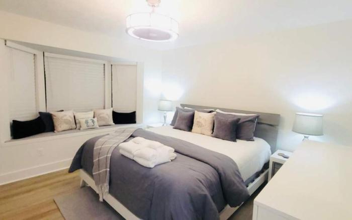 Stunning  4BD Jacuzzi - 4 Min To Beach Panama City